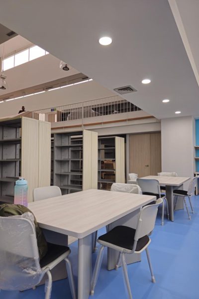 Obra eléctrica en espacio público educativo Biblioteca Eduardo Albán Holguín