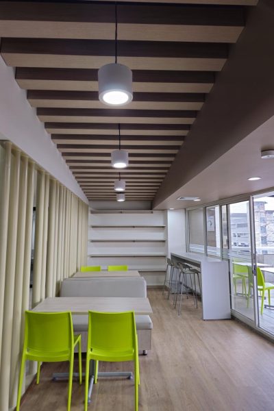 Sistema eléctrico e iluminación LED en biblioteca educativa – Biblioteca Eduardo Albán Holguín